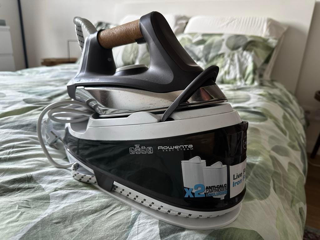 Rowenta Easy Steam Strijkijzer met snoer, Witgoed en Apparatuur, Strijkijzers en Strijkplanken, Ophalen, Gebruikt, Strijkijzer met snoer