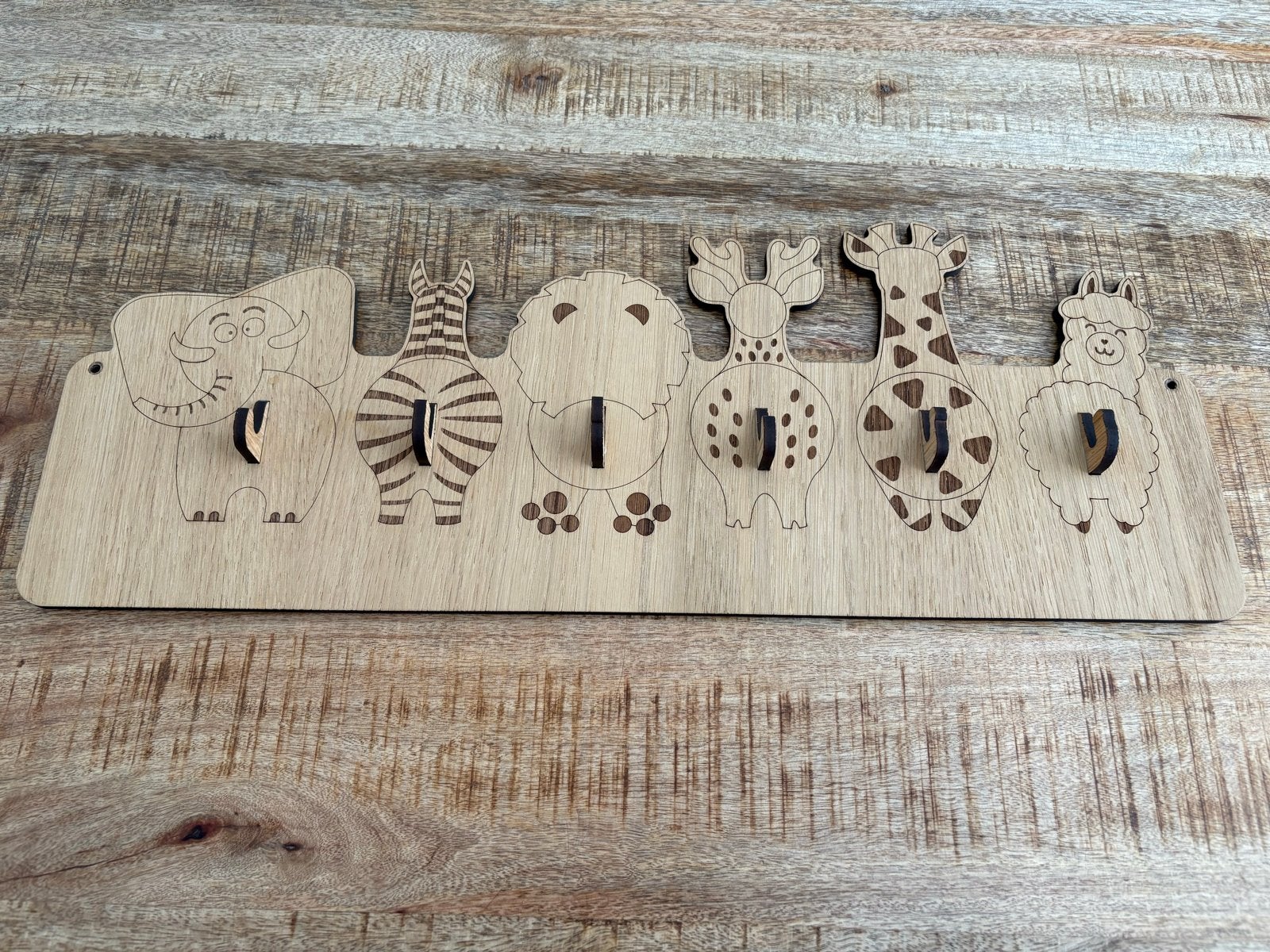 Leuke Kinderkapstok met Dierenfiguren - Hout, Huis en Inrichting, Woonaccessoires | Kapstokken, Ophalen, Zo goed als nieuw, Minder dan 100 cm
