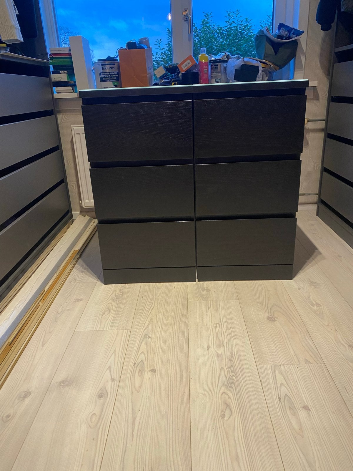 Zwart Malm Nachtkasten met 3 lades, Ophalen, 55 tot 70 cm, Hout, 65 cm of meer