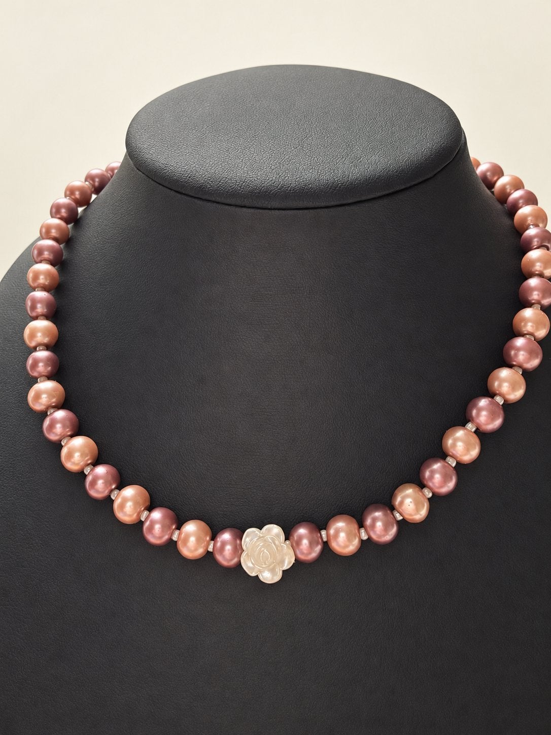 Elegante Parelketting met Roze en Paarse Parels en Bloem, Nieuw, Ophalen of Verzenden, Roze, Overige materialen