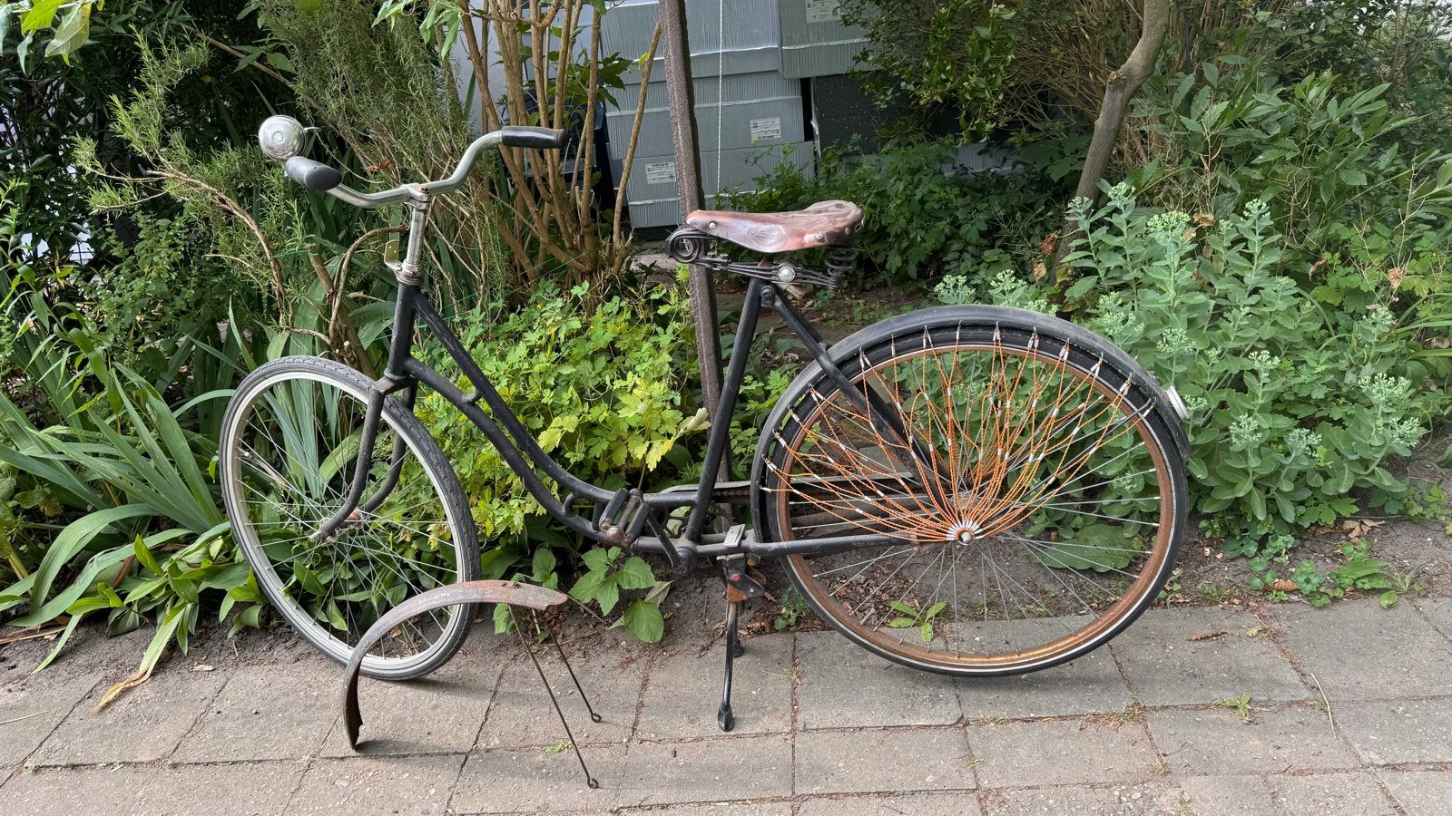 Antieke fiets met authentiek leren zadel, 56 cm of meer, Ophalen, Gebruikt, Terugtraprem