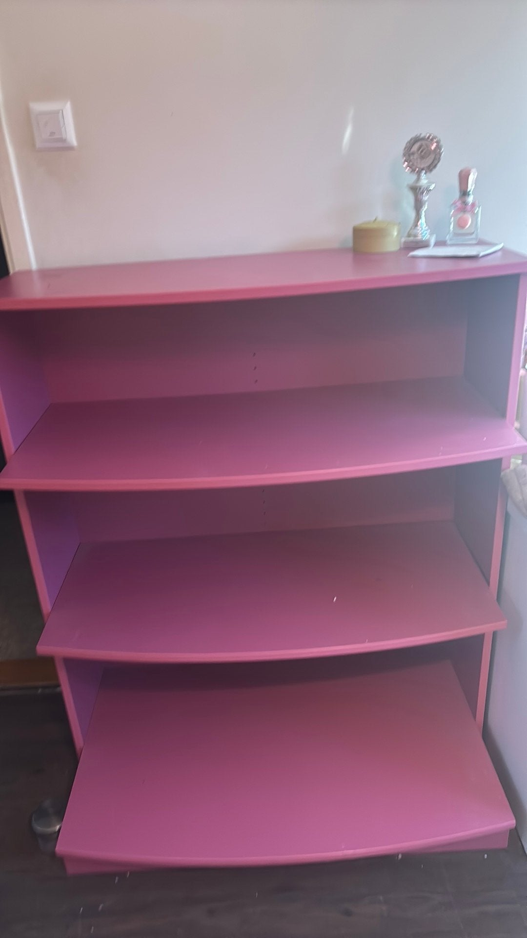 Roze kast, Huis en Inrichting, Ophalen, Zo goed als nieuw