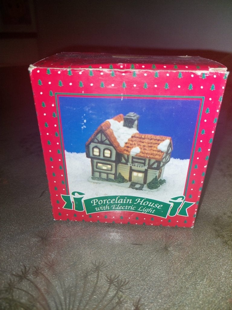 Kersthuisje / Porseleinen Kerstdorp Huisje (originele doos), Ophalen of Verzenden, Gebruikt