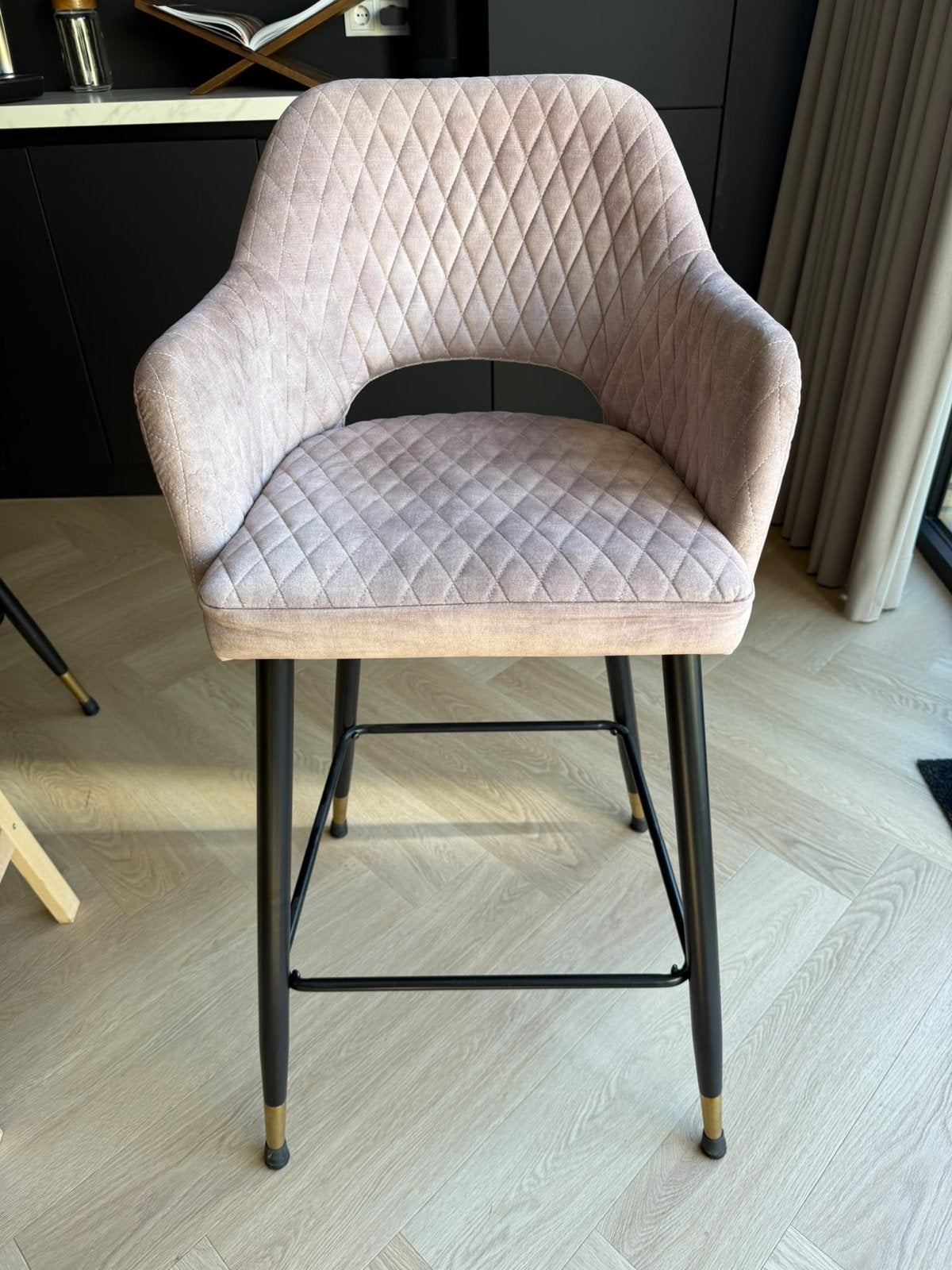 Invicta Interior Design barkruk PARIS fluweel taupe, Ophalen, Met voetsteun, Zo goed als nieuw, 90 cm of meer