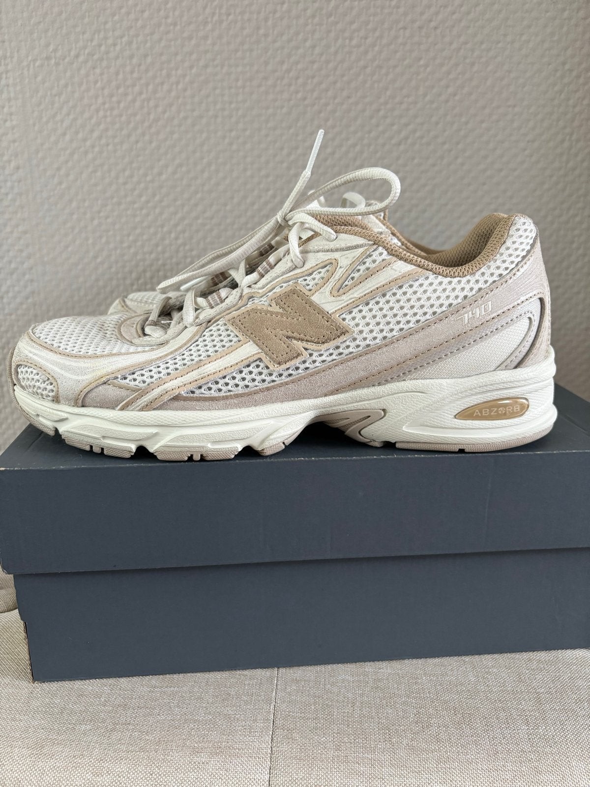 New Balance U740IN2 Incense sneakers, Kleding | Dames, Schoenen, Ophalen, Zo goed als nieuw, Beige, Sneakers of Gympen
