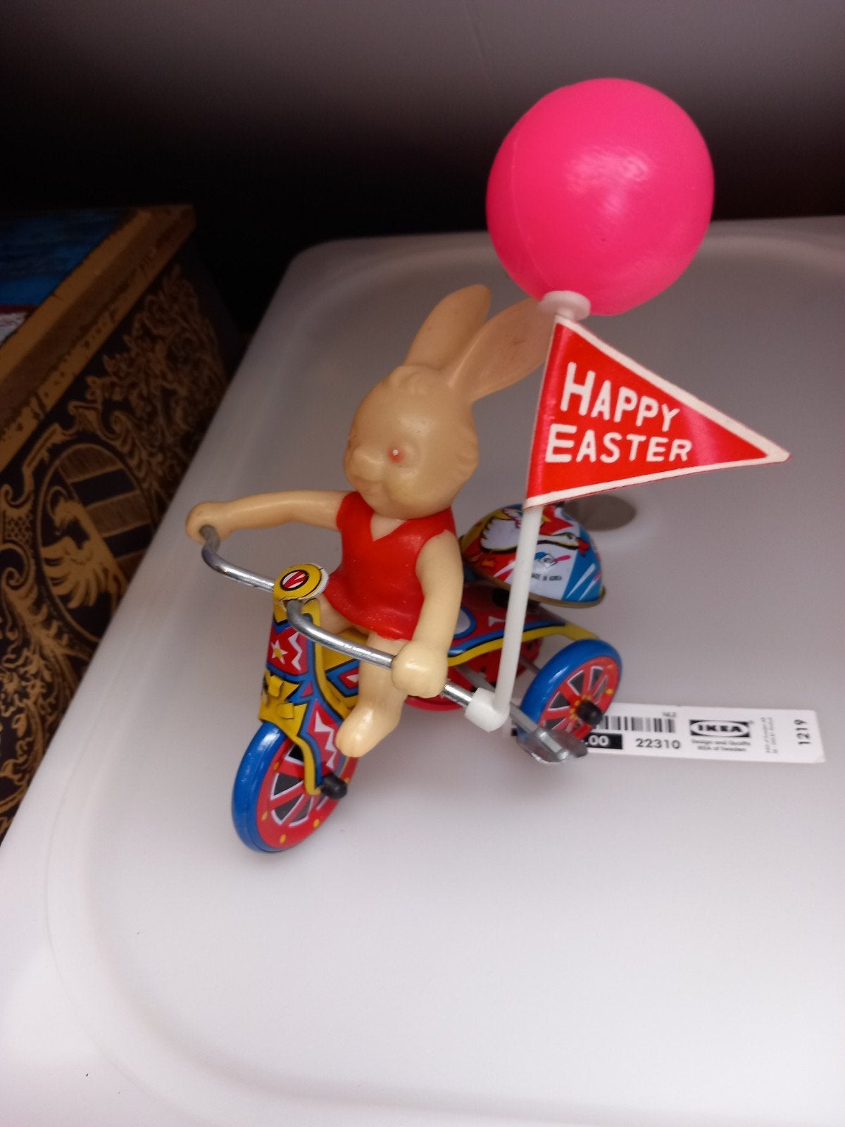 Vintage paashaasje op driewieler met ballon - Happy Easter, Ophalen, Gebruikt