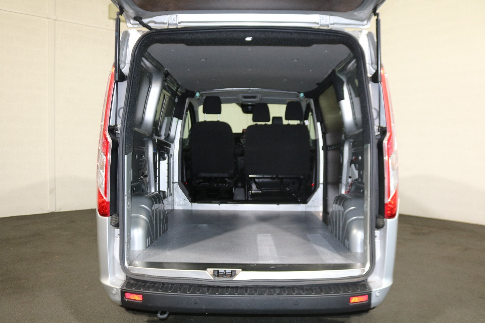 Ford Transit Custom 2.0 TDCI L1 H1 Airco Navigatie Camera Ac, Auto's, Voorwielaandrijving, Stof, Euro 6, 4 cilinders