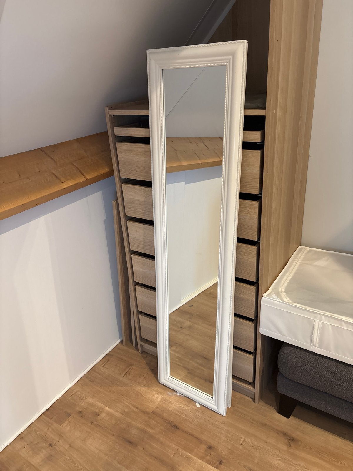 Witte passpiegel met sierlijke lijst, Huis en Inrichting, Ophalen, Minder dan 50 cm, Gebruikt, 150 tot 200 cm