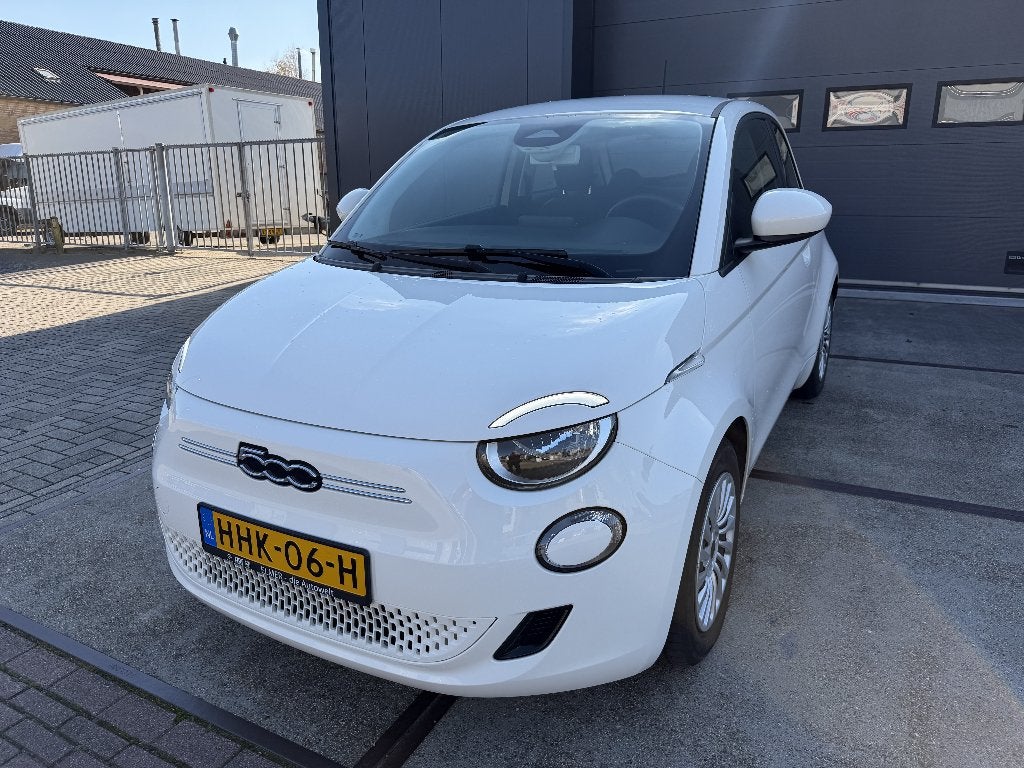 Foto 2 van Fiat 500 E 24kWh | Apple/Carplay | Lane assist