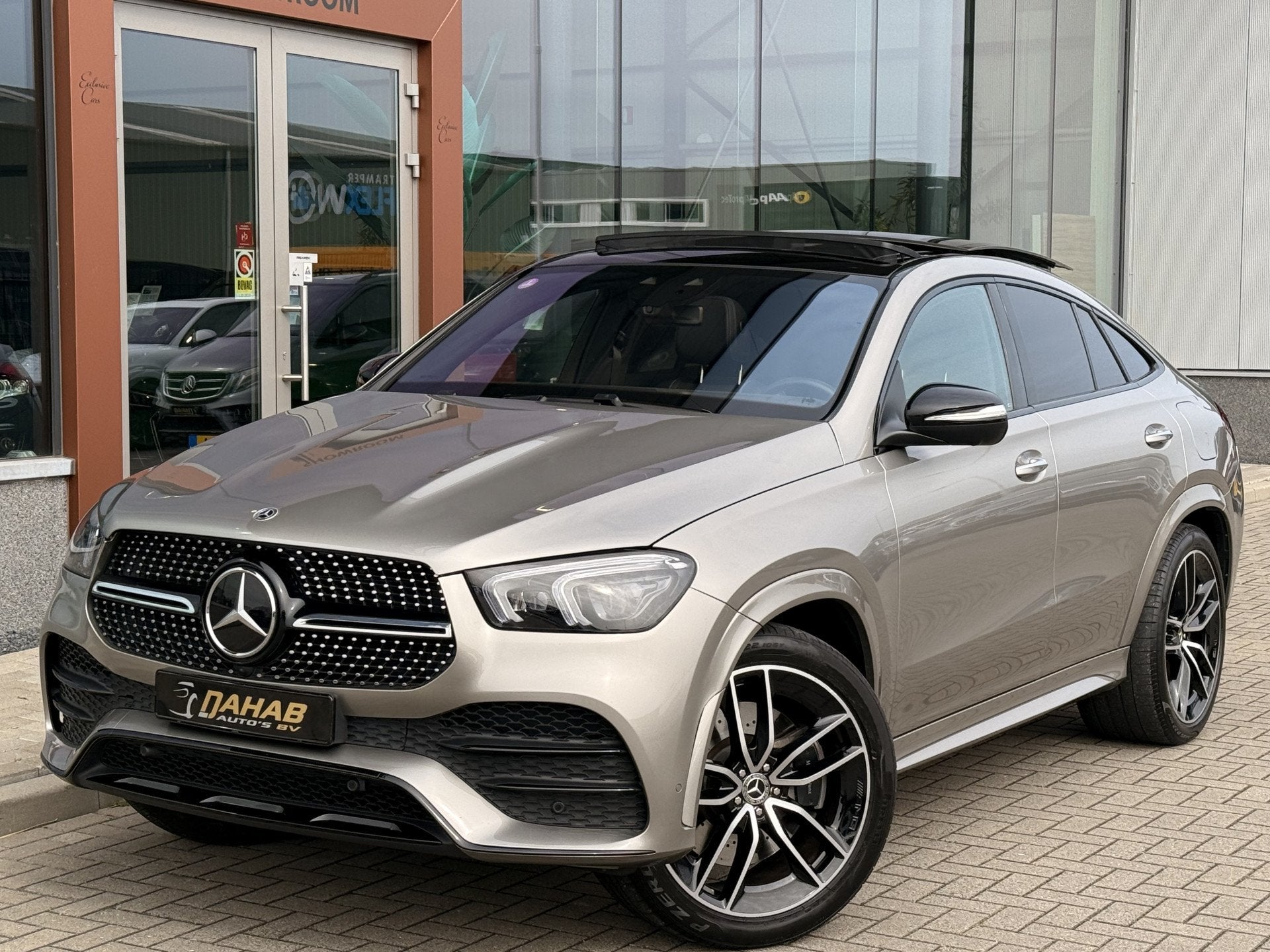Mercedes-Benz GLE Coupé 350 e 4MATIC Executive AMG | Head U, Auto's, Dealer onderhouden, Gebruikt, Zwart, 4 cilinders