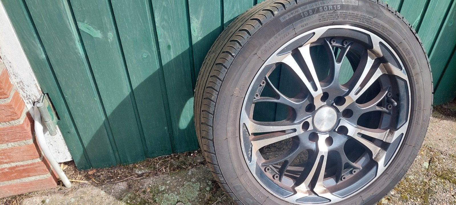Set van 4 velgen met banden 195/50R15 inclusief bouten, Ophalen, Gebruikt, 13 inch, 135 mm