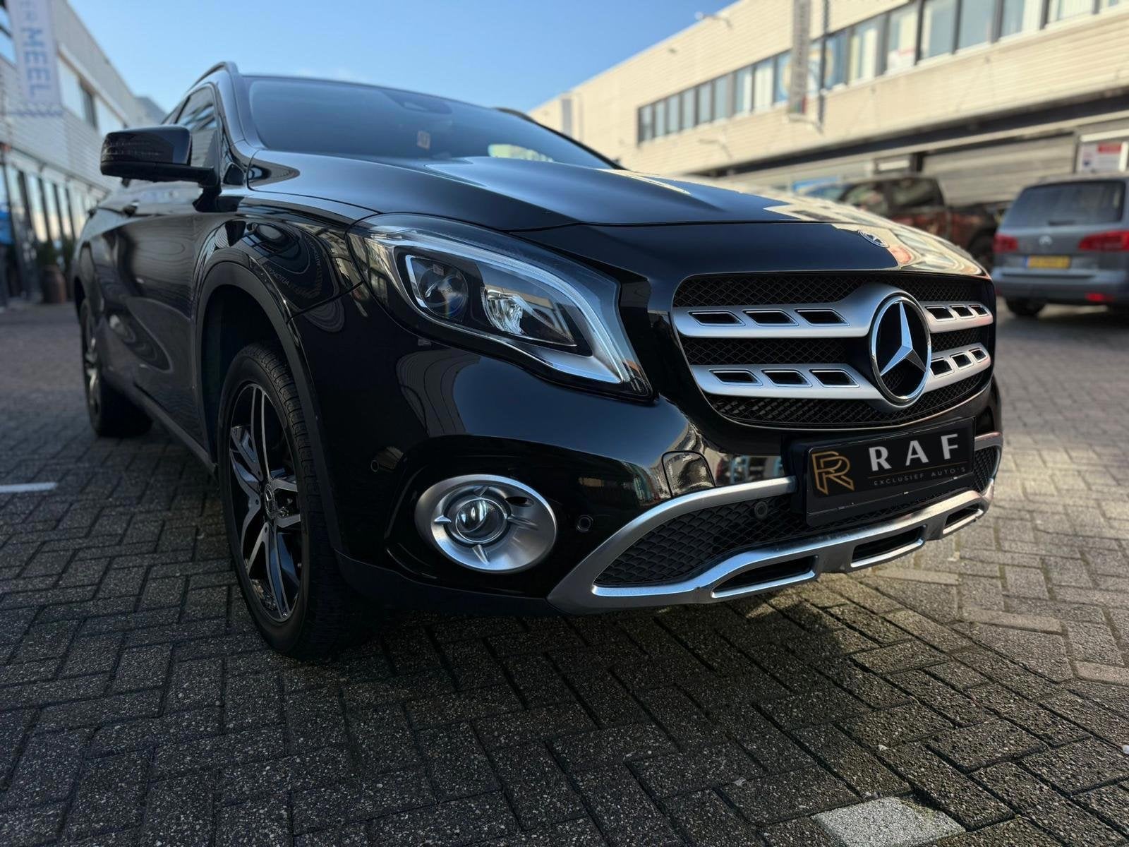 Mercedes-Benz GLA-klasse 220 Benzine ,PanoAutomaat,Cruise,Le, Dealer onderhouden, Automatische klimaatregeling, Zwart, 190 pk