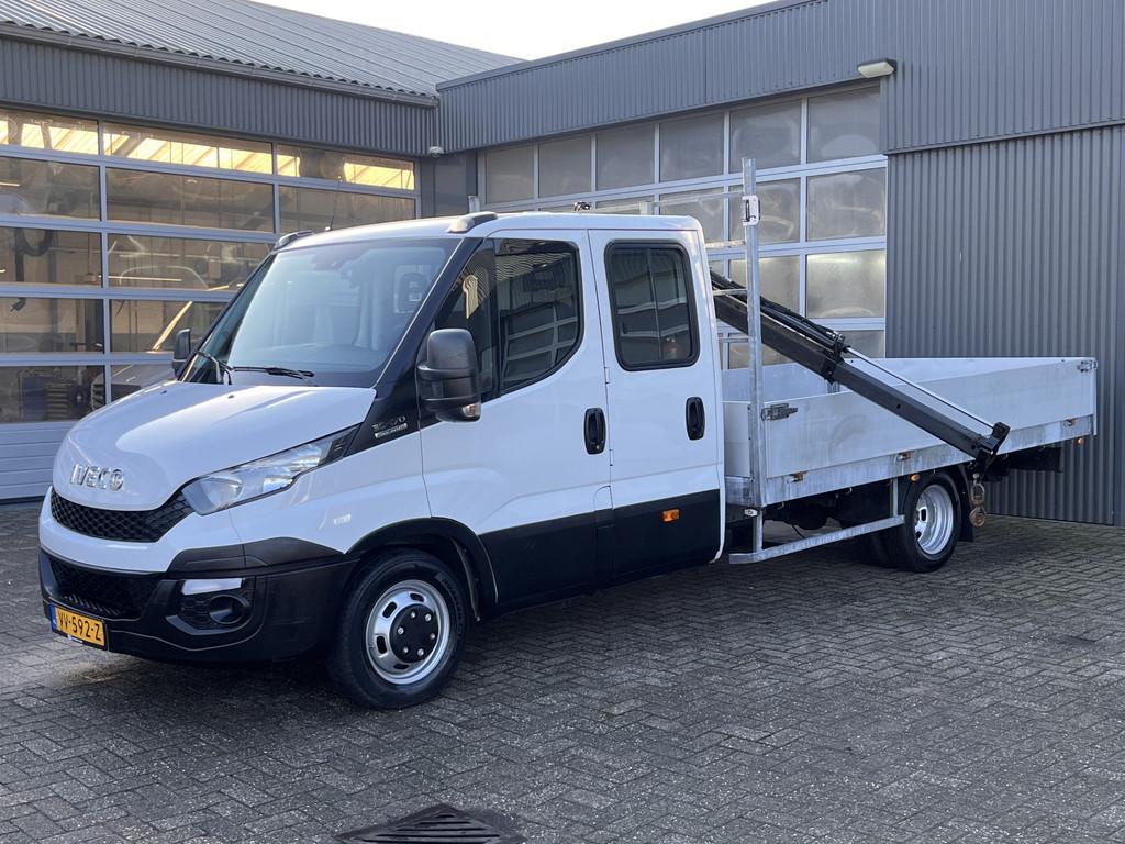 Iveco Daily 35C17 3.0 410 170PK Automaat Palfinger Laadkraan, Auto's, Bestelauto's, Automaat, Euro 5, Gebruikt, Zwart