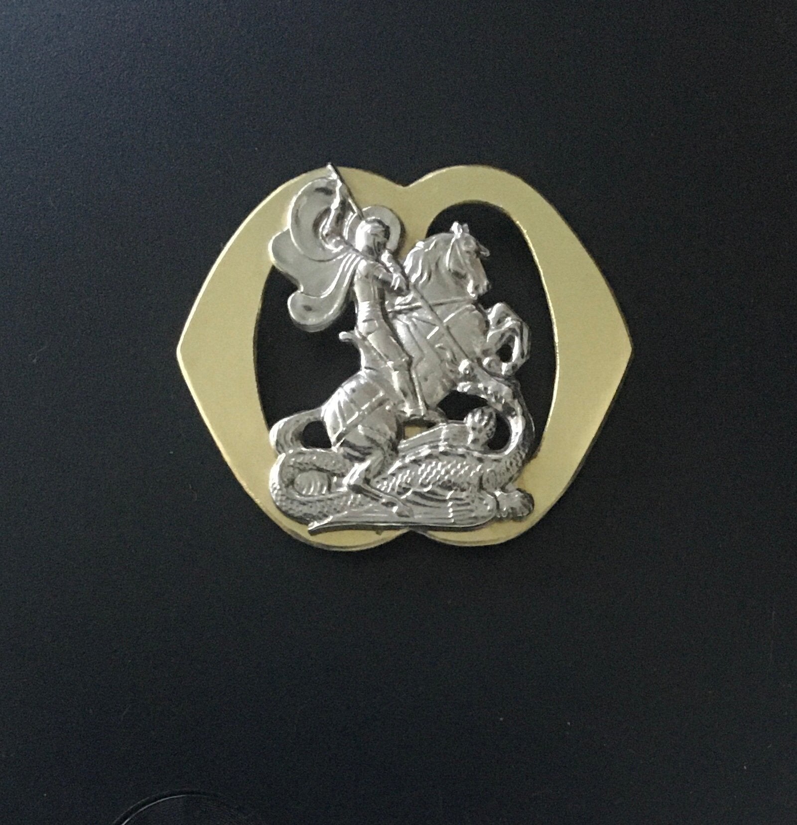 mini baretembleem cavalerie., Verzamelen, Militaria | Algemeen, Ophalen, Landmacht, Nederland, Embleem of Badge