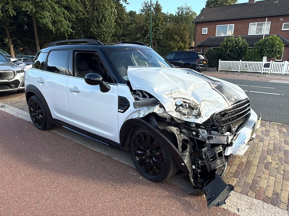MINI Countryman 1.5 Chili 136 PK AUTOMAAT | SCHADE AUTO, Wit, Benzine, 1499 cc, Ophalen