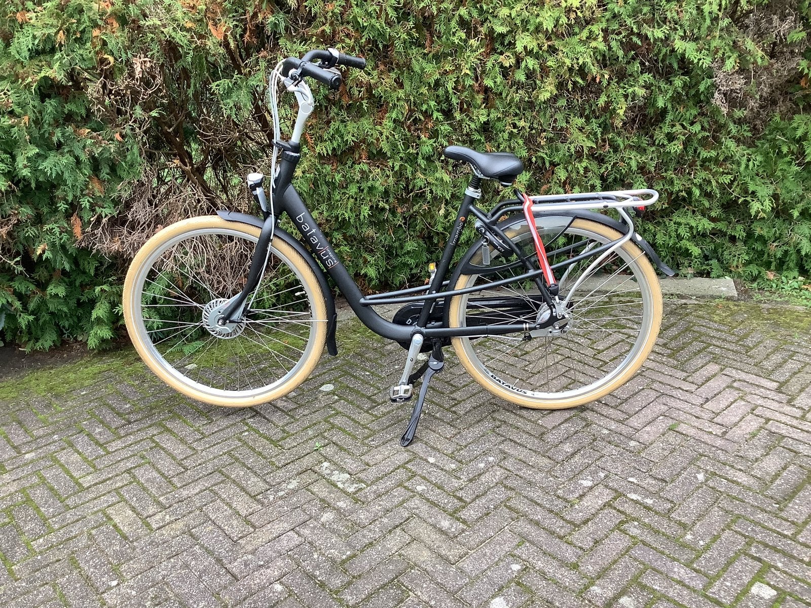 Batavus mambo fiets moederfiets zgan, Fietsen en Brommers, Ophalen, Zo goed als nieuw, Batavus, Dubbele standaard