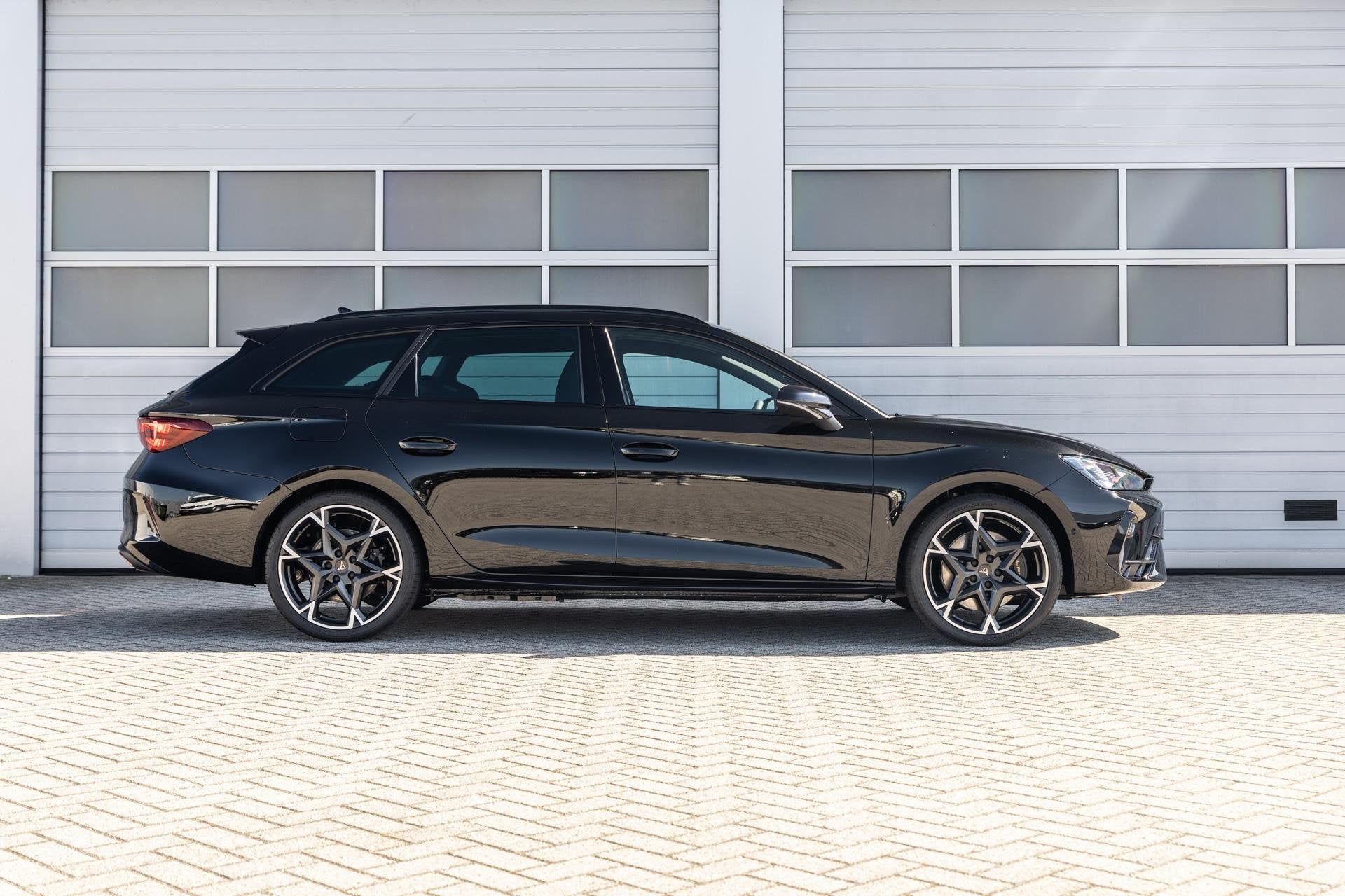 CUPRA Leon Sportstourer 1.5 TSI e-Hybrid 272pk VZ Performanc, 12 maanden, 1498 cc, 4 cilinders, Alcantara