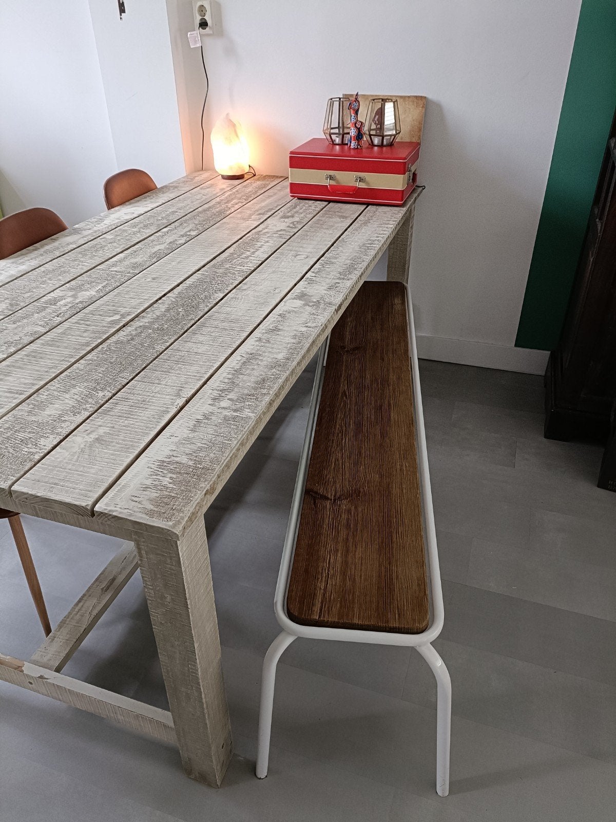 Houten, wit/grijze eettafel (eventueel inclusief bankje), Huis en Inrichting, Ophalen, Gebruikt, 200 cm of meer, 50 tot 100 cm