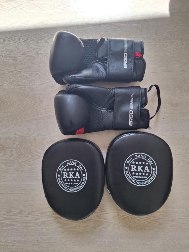 bokshandschoenen en boks pads, Sport en Fitness, Ophalen of Verzenden, Nieuw, Bokshandschoenen