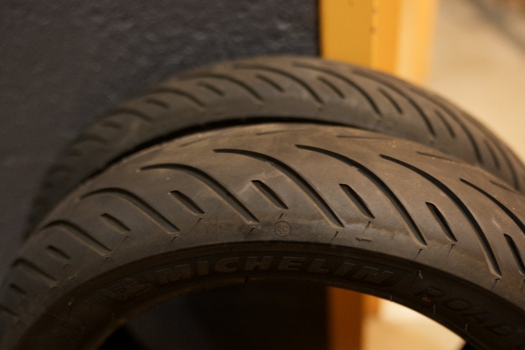 Set Michelin Road Classic banden voor Triumph Bonneville, Motoren, Ophalen, Gebruikt