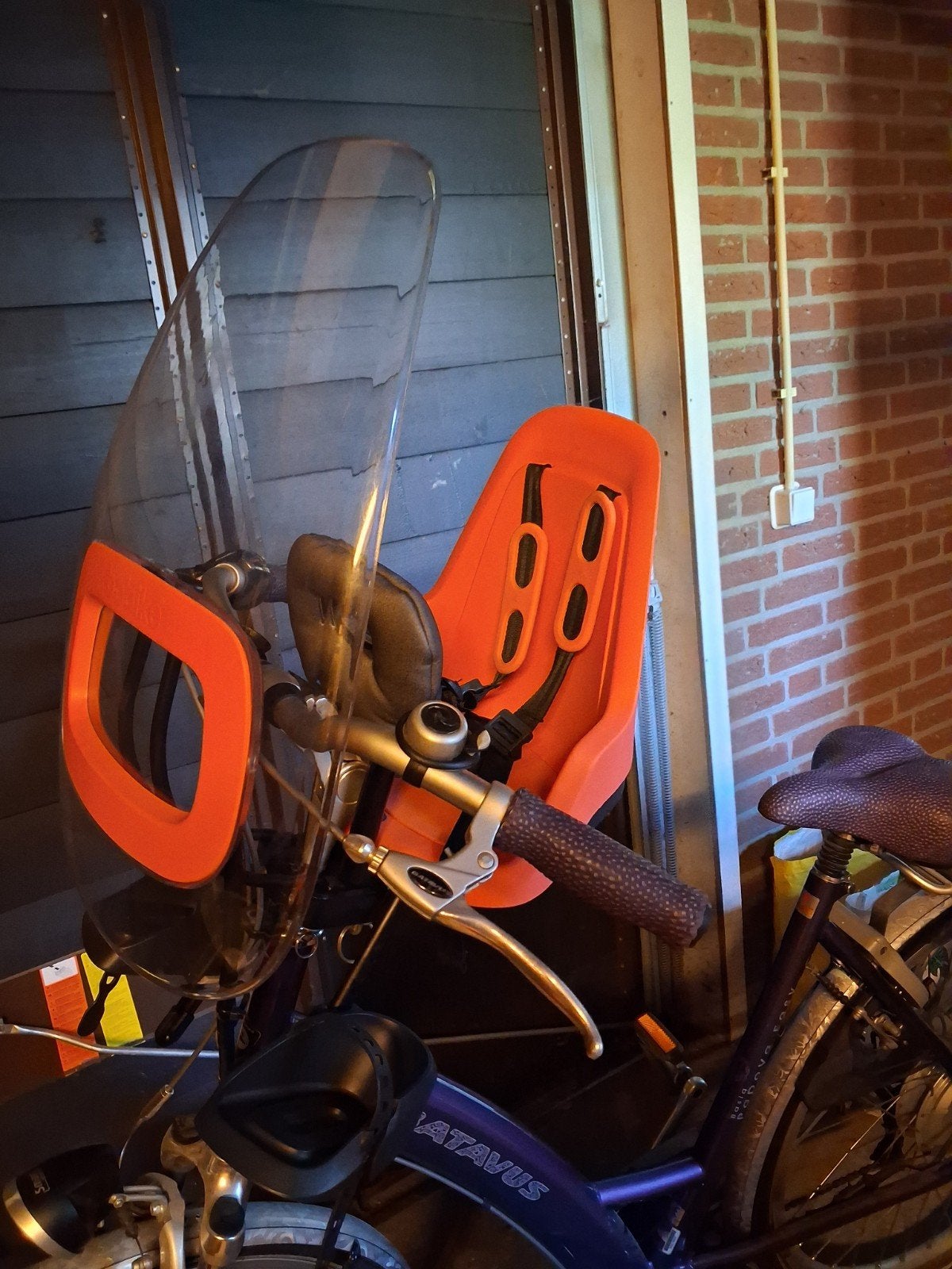 Bobike One Mini Fierce Flamingo roze + windscherm & slaaprol, Ophalen, Voetsteuntjes, Voorzitje, Zo goed als nieuw