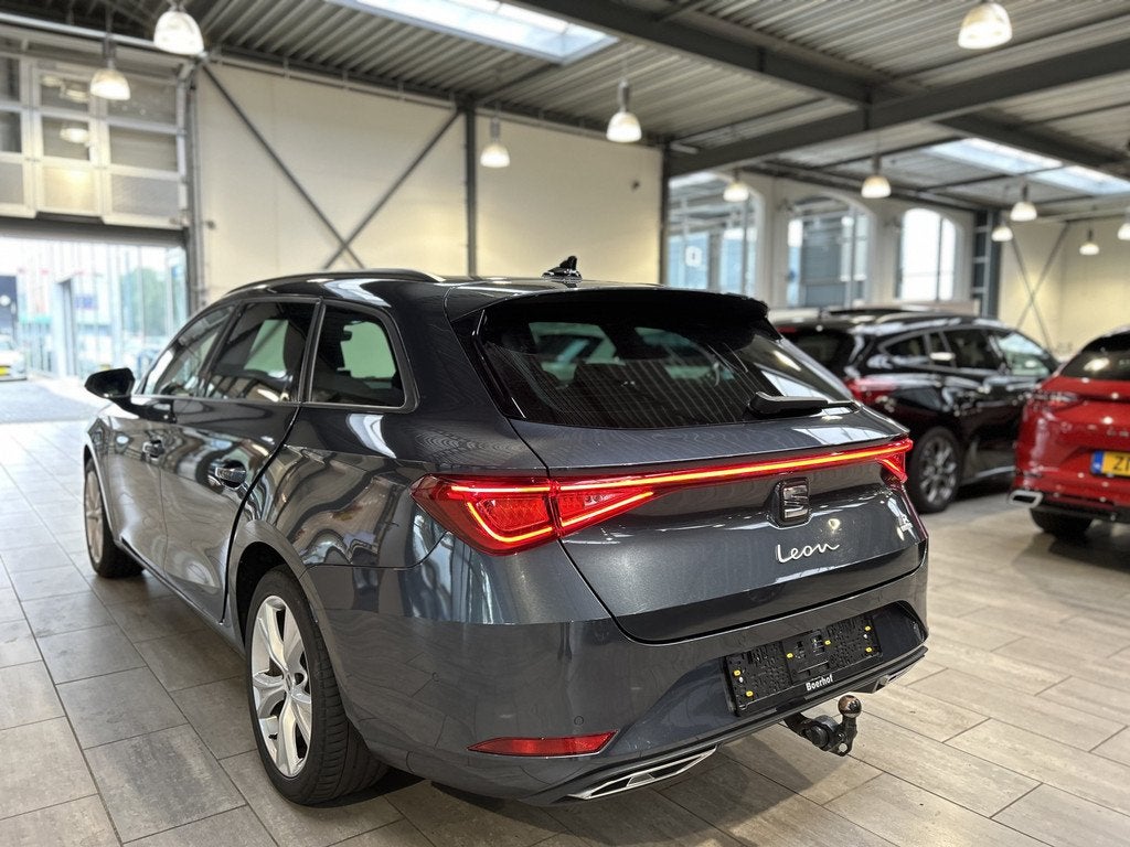 SEAT Leon Sportstourer 1.5 TSI e-Hybrid 204pk FR Business |, 12 maanden, 4 cilinders, Leder en Stof, 1616 kg