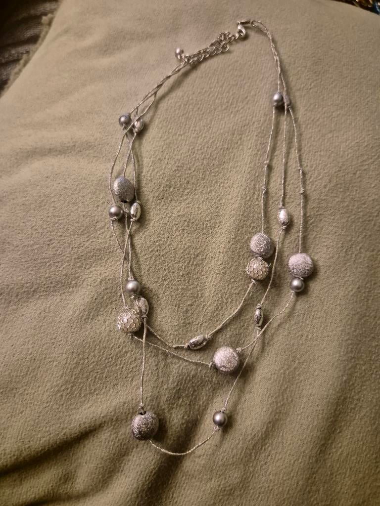 Glitter ketting, Sieraden, Tassen en Uiterlijk, Kettingen, Ophalen of Verzenden, Zo goed als nieuw, Grijs, Overige materialen