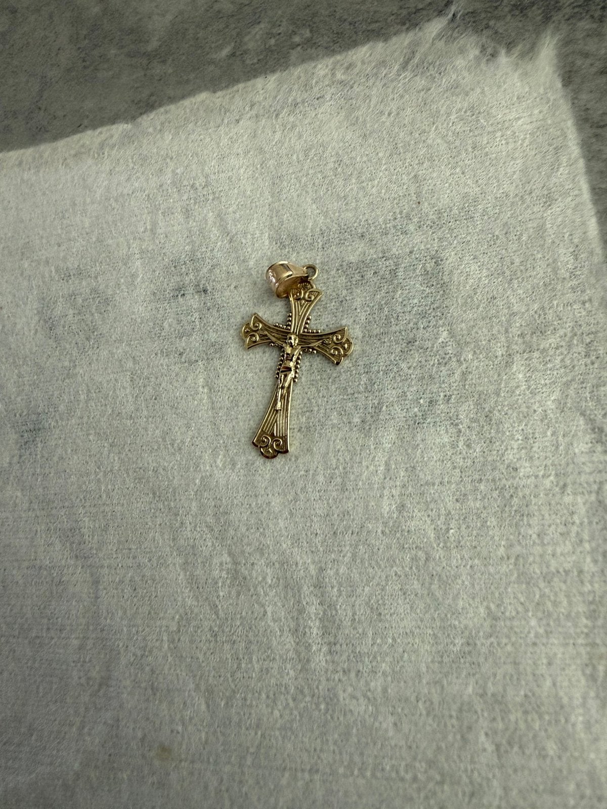 Hanger kruis jezus 14k geelgoud 1.61 gr, Ophalen of Verzenden, Zo goed als nieuw, Goud, Kruis of Symbool