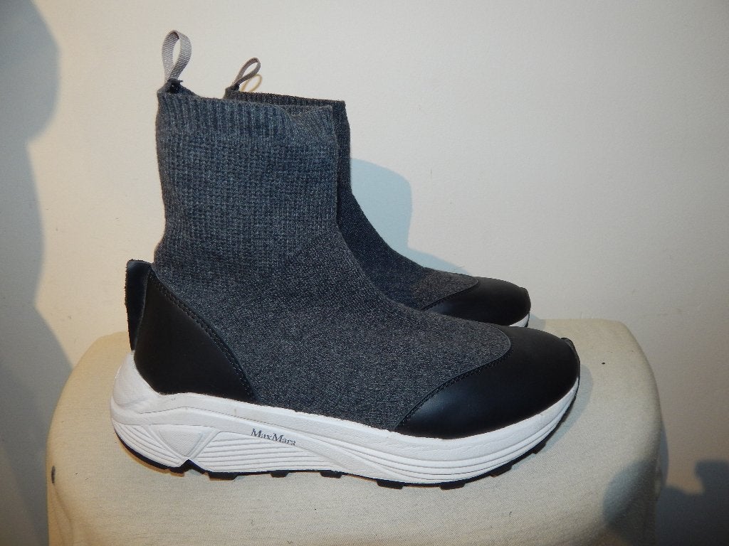 Max Mara sok sneakers grijs zwart merk op de zool mt 39, Verzenden, Max Mara, Grijs, Sneakers of Gympen