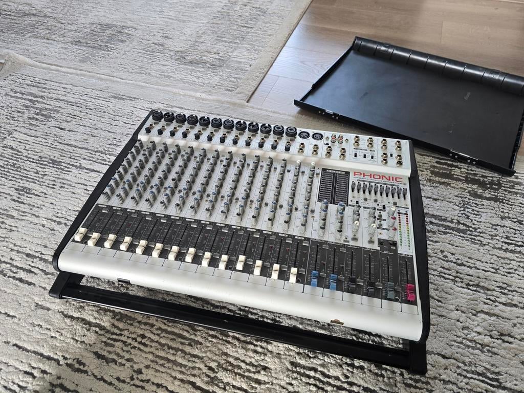Phonic Powerpod 1860 Plus Powermixer, Ophalen of Verzenden, Gebruikt, 10 tot 20 kanalen, Microfooningang