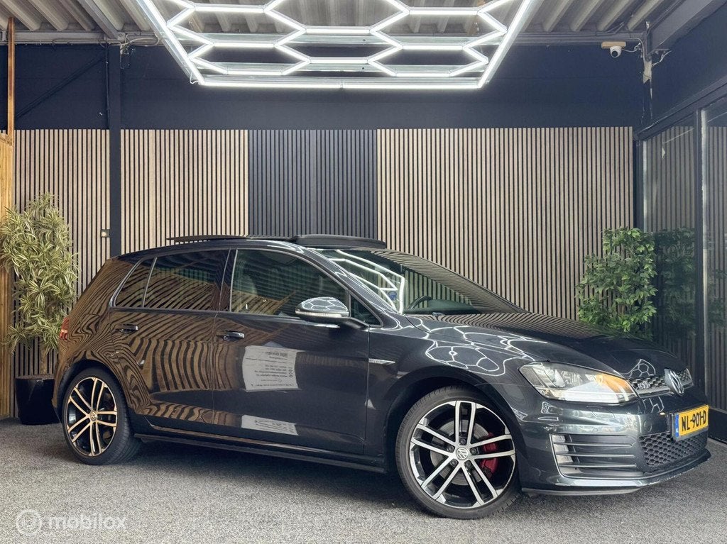 Volkswagen Golf 2.0 TDI GTD|Pano|Led|Cam|Leder, Gebruikt, 4 cilinders, Zwart, Leder