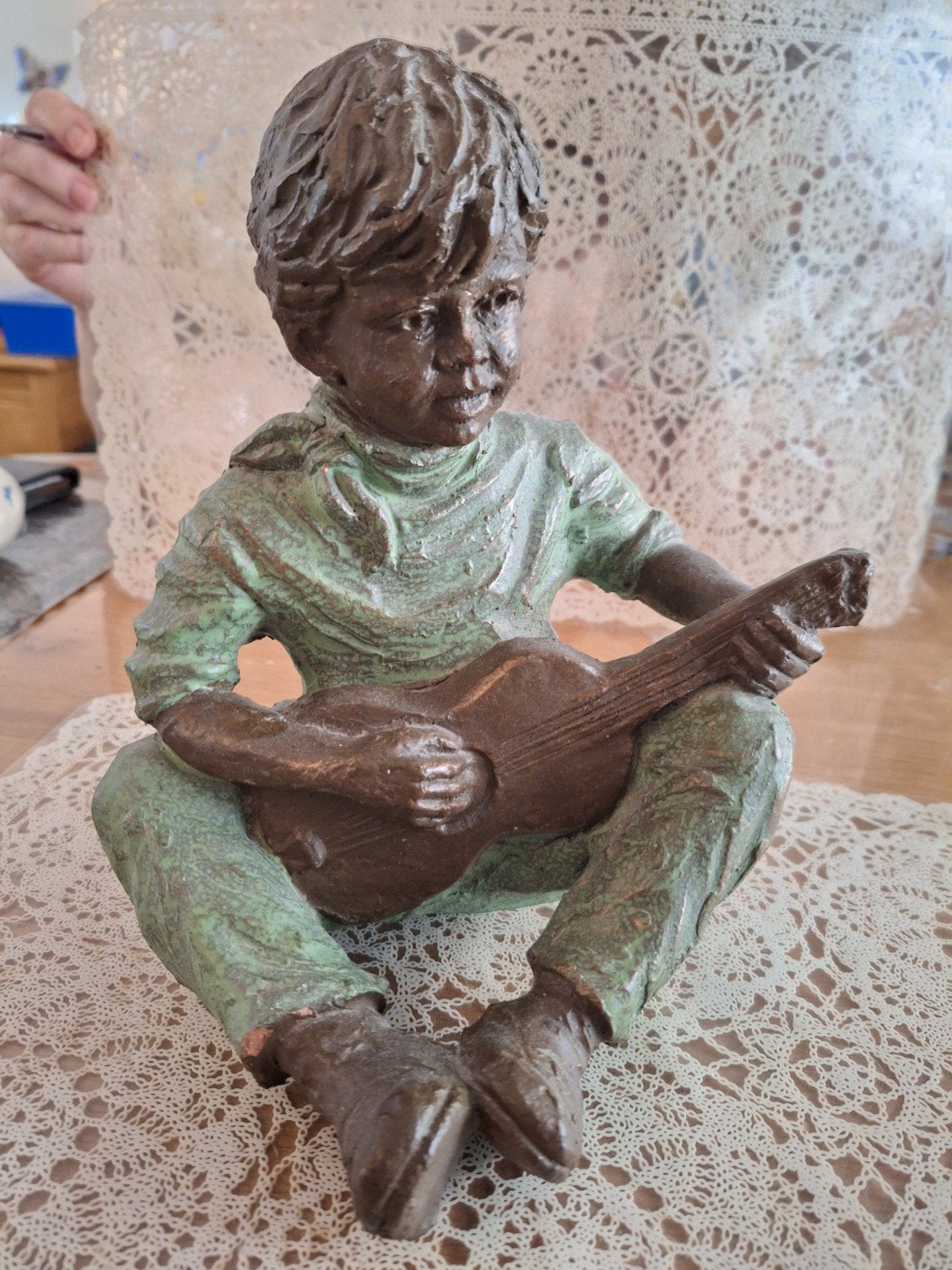 jongen met gitaar Geert kunen handwerk 24 cm, Ophalen of Verzenden