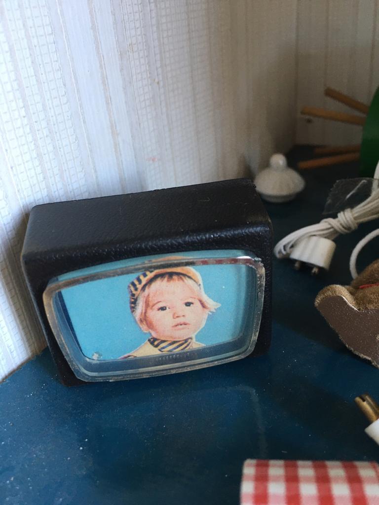 Vintage tv voor poppenhuis., Ophalen of Verzenden
