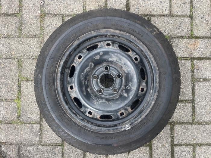 Velg + Band van een Volkswagen Polo, Gebruikt, -, Verzenden, -