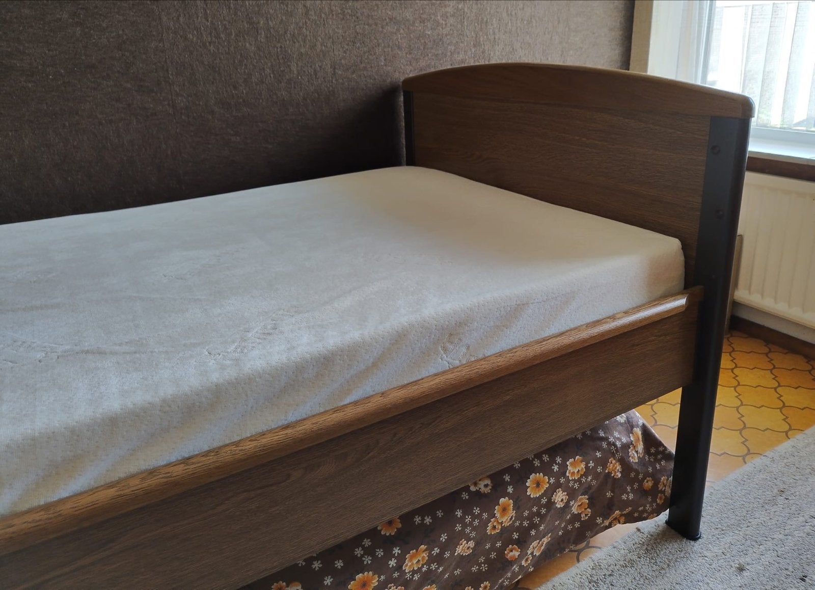 Seniorenbed met Auping spiraal en verstelbare delen, Huis en Inrichting, Ophalen, Overige materialen, 90 cm, Eenpersoons