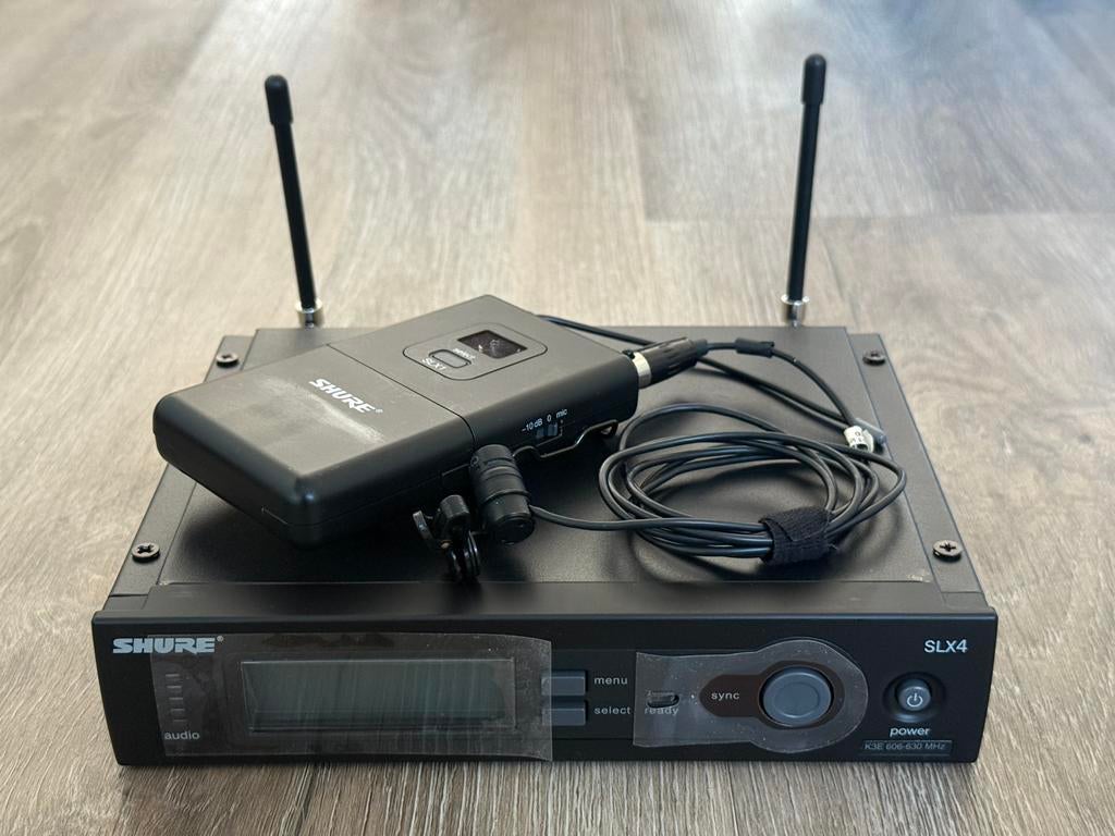Shure SLX4/SLX1-K3E (606-630 MHz) draadloos beltpacksysteem, Ophalen of Verzenden, Zo goed als nieuw, Zangmicrofoon, Draadloos