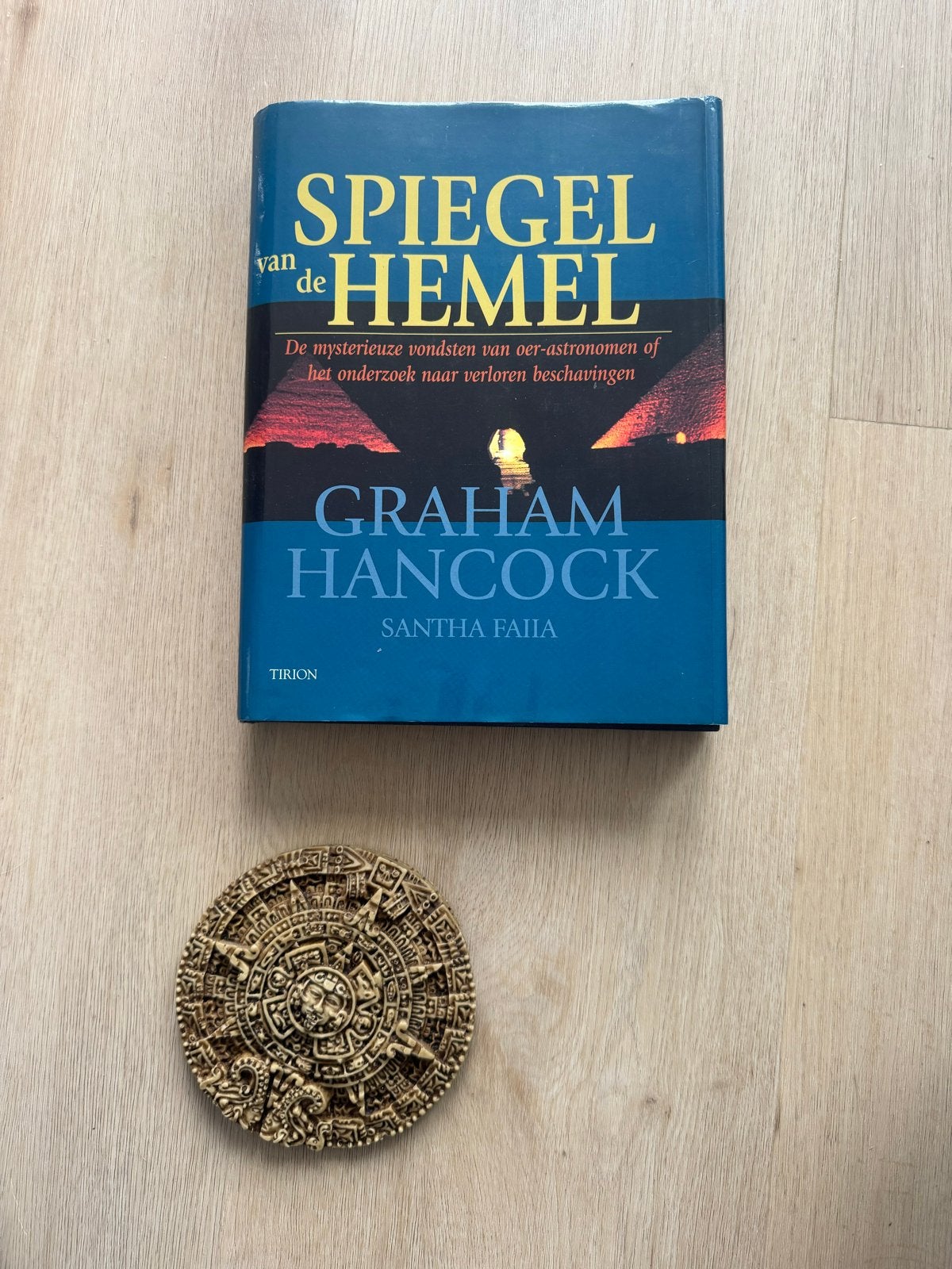 Boek Spiegel van de Hemel & Azteekse Zonnesteen, Ophalen of Verzenden, Gelezen, Wereld overig