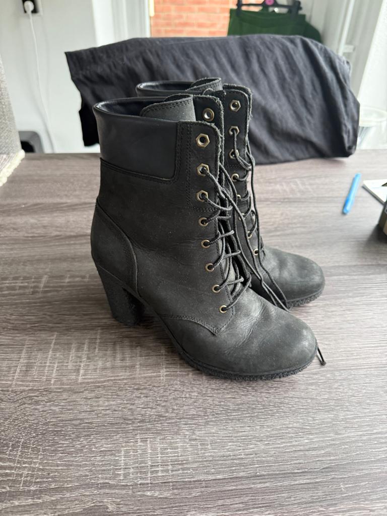 Timberland veterlaarzen met hak - Zwart maat 39 als nieuw, Ophalen of Verzenden, Gedragen, Zwart, Lage of Enkellaarzen