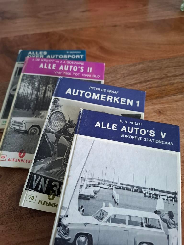 4 auto  boekjes, Ophalen, Zo goed als nieuw, Algemeen