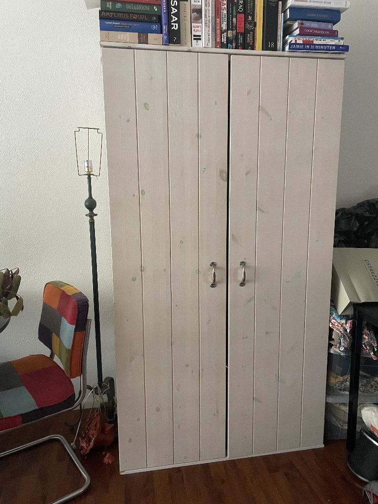 Gratis kledingkast (inclusief wieltjes), Ophalen, Met deur(en), Gebruikt, 50 tot 100 cm