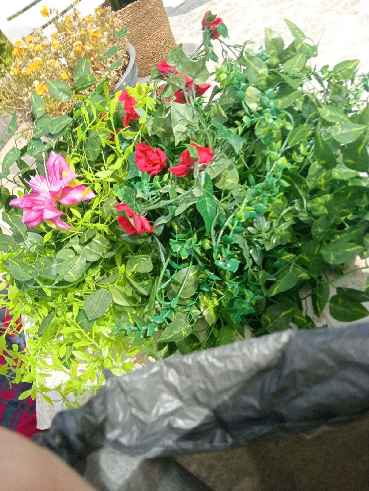 plastic versiering feest, bloemen plastic planten, Ophalen of Verzenden, Versiering, Geboorte of Huwelijk