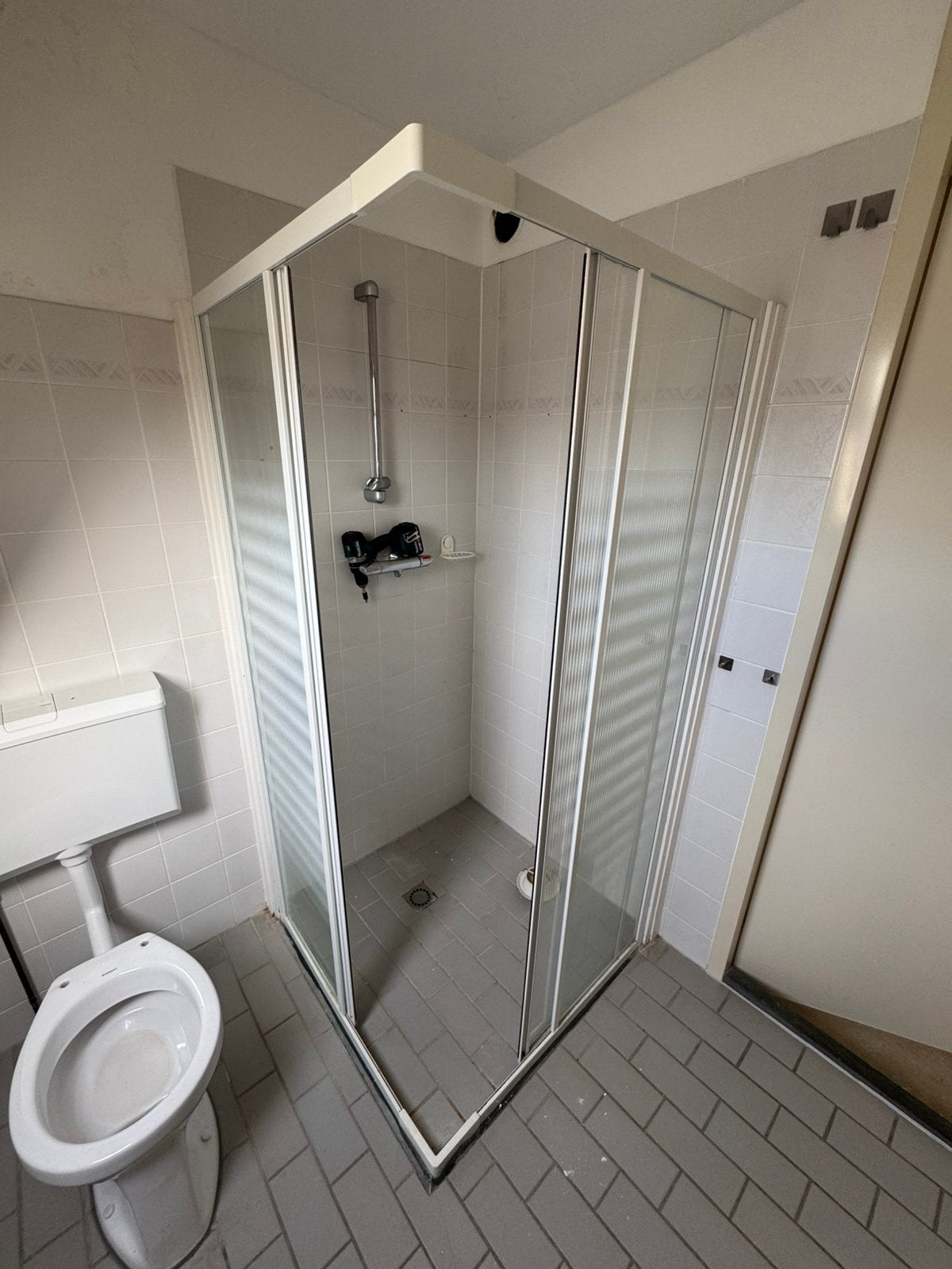 Douchecabine 80x80 met wandmeubel, Ophalen, Gebruikt, Met douche