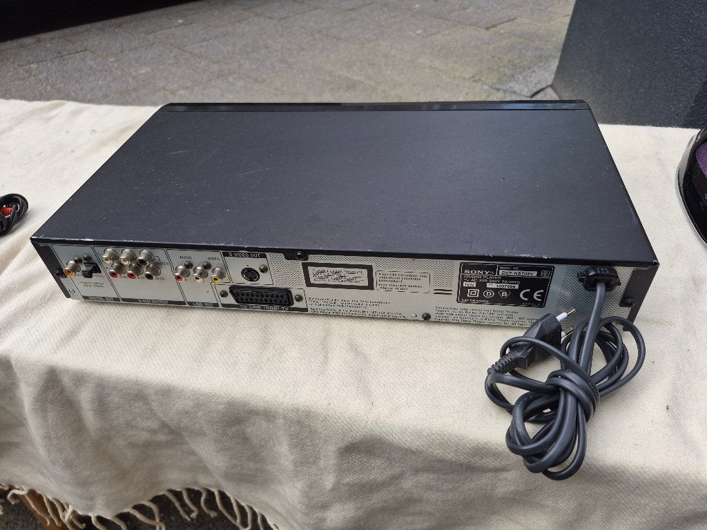 Foto 6 van Sony DVP-NS705V dvd-speler, zwart.