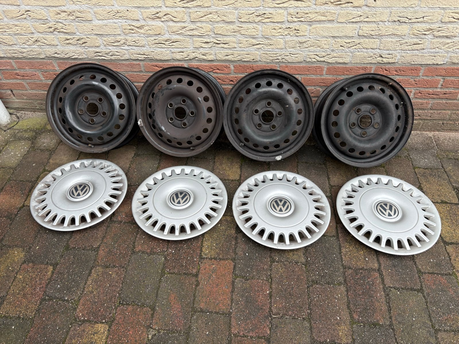 Stalen velgen 15” met wieldoppen VW Transporter T4, Ophalen, Gebruikt