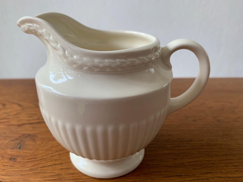 Wedgwood "Edme Plain" Melk/Roomkan Nieuw, Huis en Inrichting, Overige typen, Nieuw, Ophalen of Verzenden, Overige stijlen