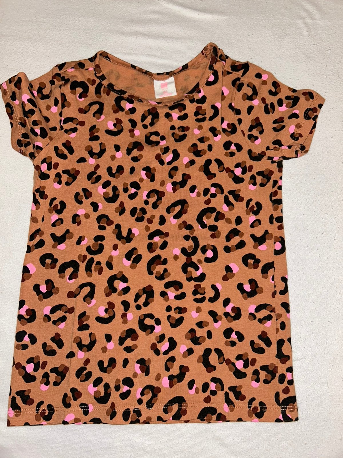 Leuk luipaardprint shirtje maat 110 / 116, Ophalen of Verzenden, Zo goed als nieuw, Meisje, Shirt of Longsleeve