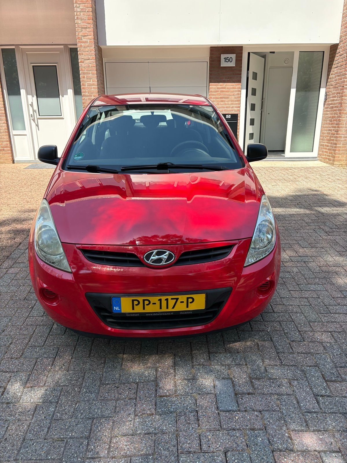 Hyundai i20 1.2 3-DRS 2009 Rood, nieuwe apk tot sept 2027., Auto's, Voorwielaandrijving, 450 kg, 31 €/maand, 4 cilinders