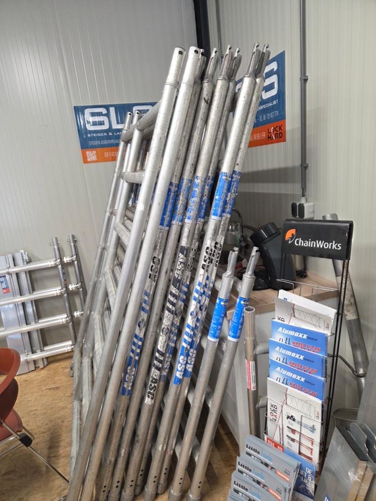 Gebruikte rolsteiger 135 x 250 x 835 cm steigerhoogte