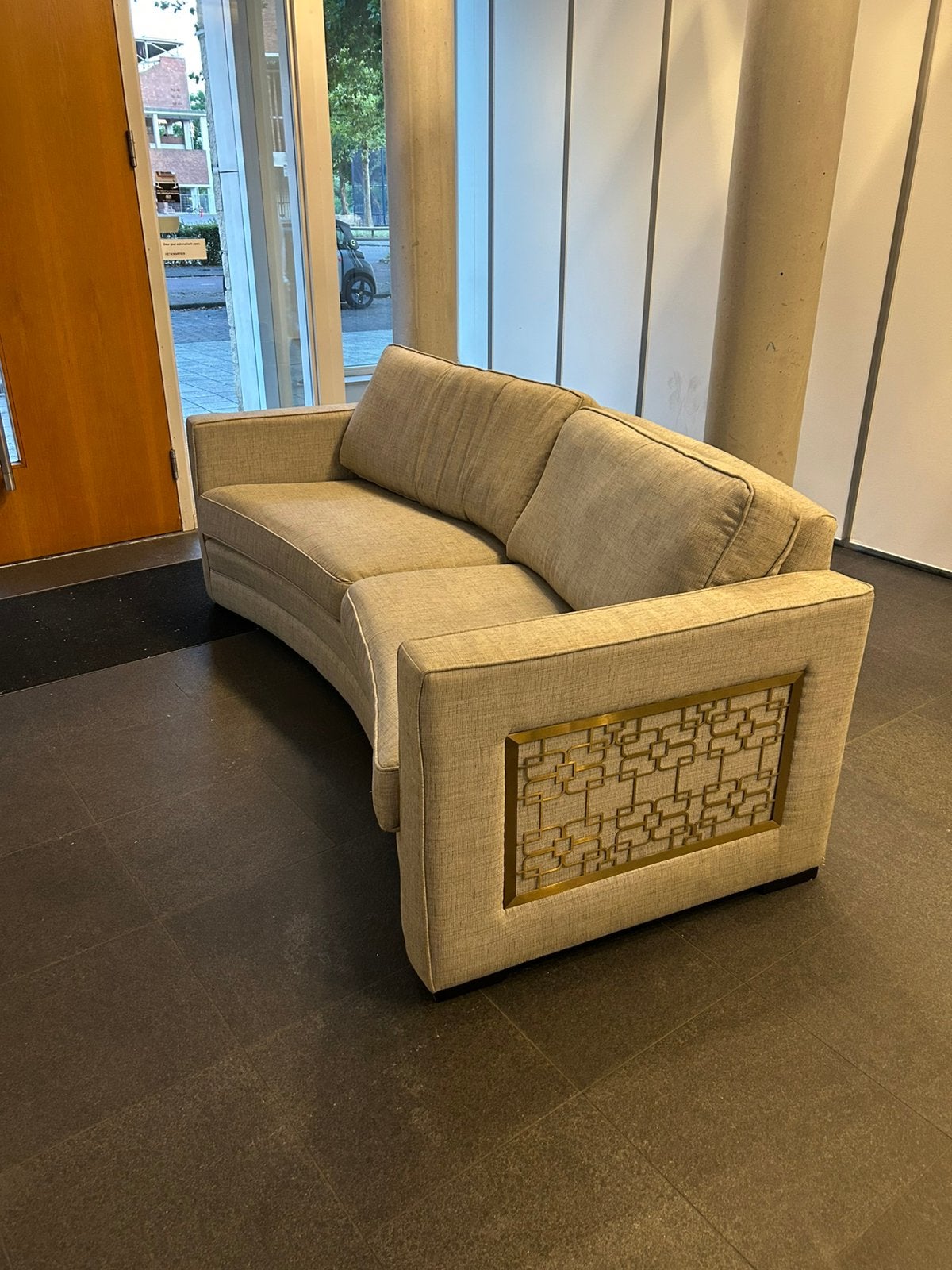 Curved couch, Huis en Inrichting, Banken | Sofa's en Chaises Longues, Ophalen, Gebruikt, Driepersoons, 75 tot 100 cm