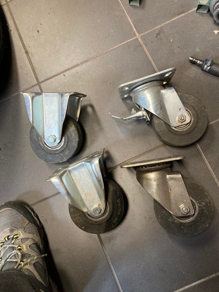 Wielen set bok en zwenk, Doe-het-zelf en Verbouw, Zwenkwielen, Ophalen of Verzenden, Zo goed als nieuw